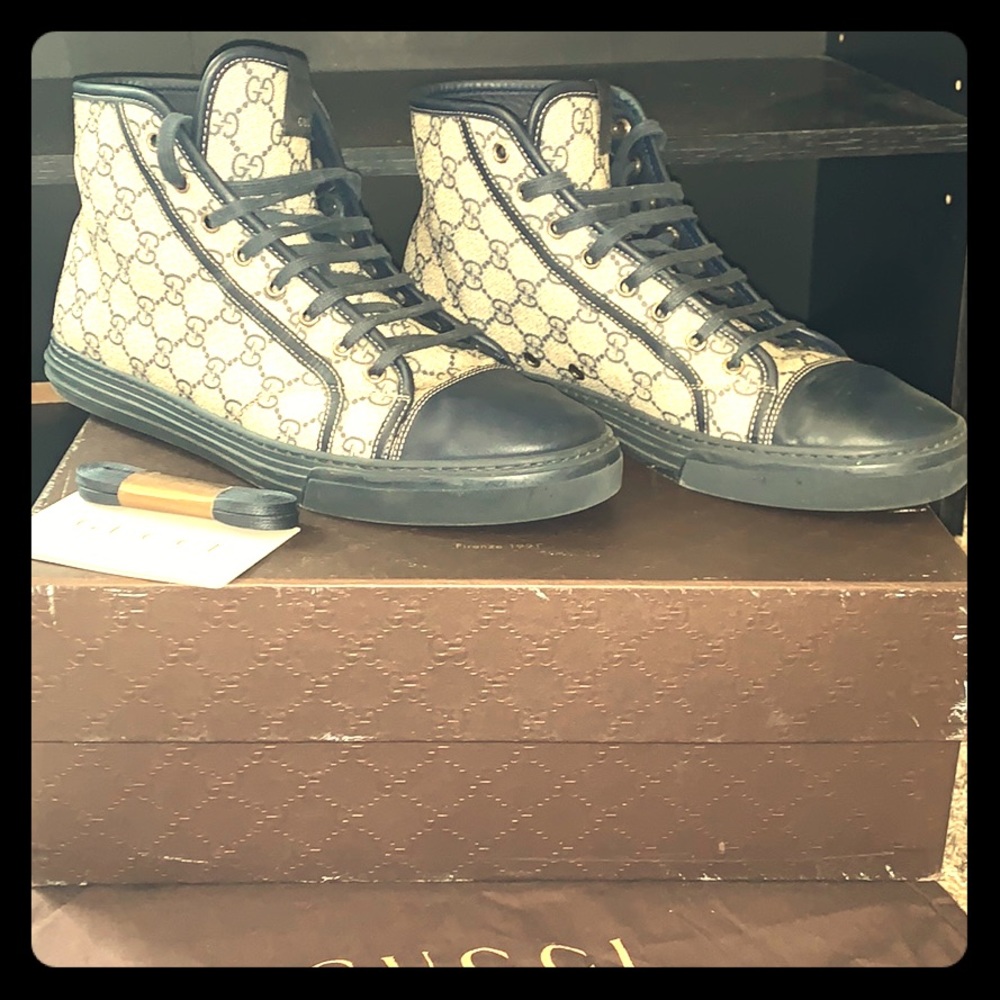 Gucci Shoes. Navy Blue & Beige. Size 46